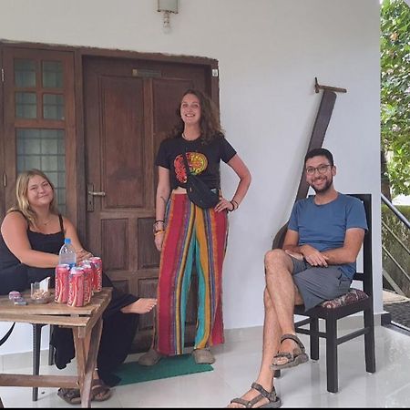 Abru'S Holidays International Travelers Alappuzha 外观 照片