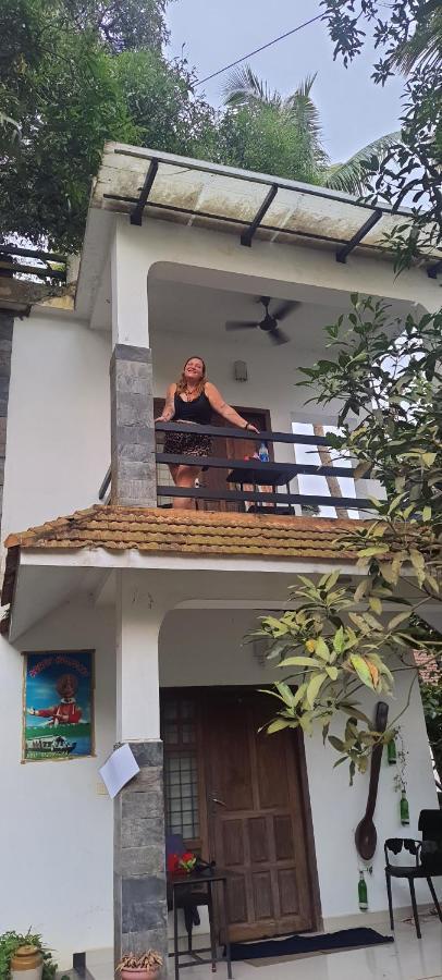 Abru'S Holidays International Travelers Alappuzha 外观 照片