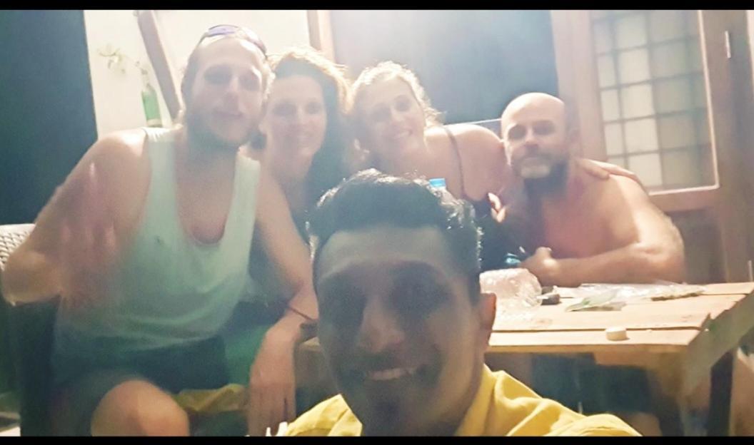 Abru'S Holidays International Travelers Alappuzha 外观 照片