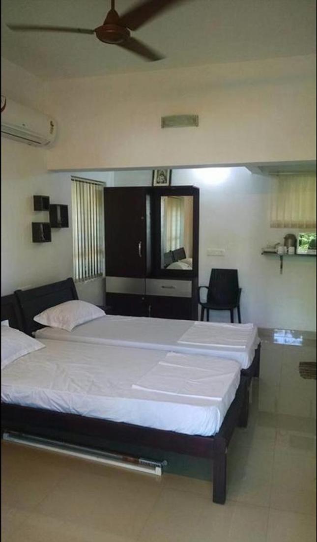 Abru'S Holidays International Travelers Alappuzha 外观 照片